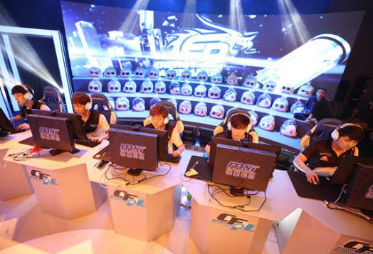 当他在与日 当他在与日